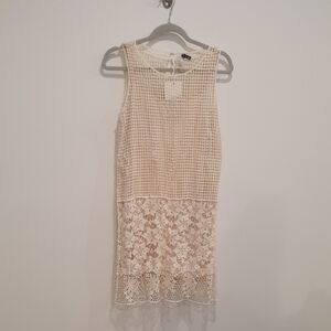 NWT Ladakh Crochet Sleevless Elegant Cream Lace Dress Size Small